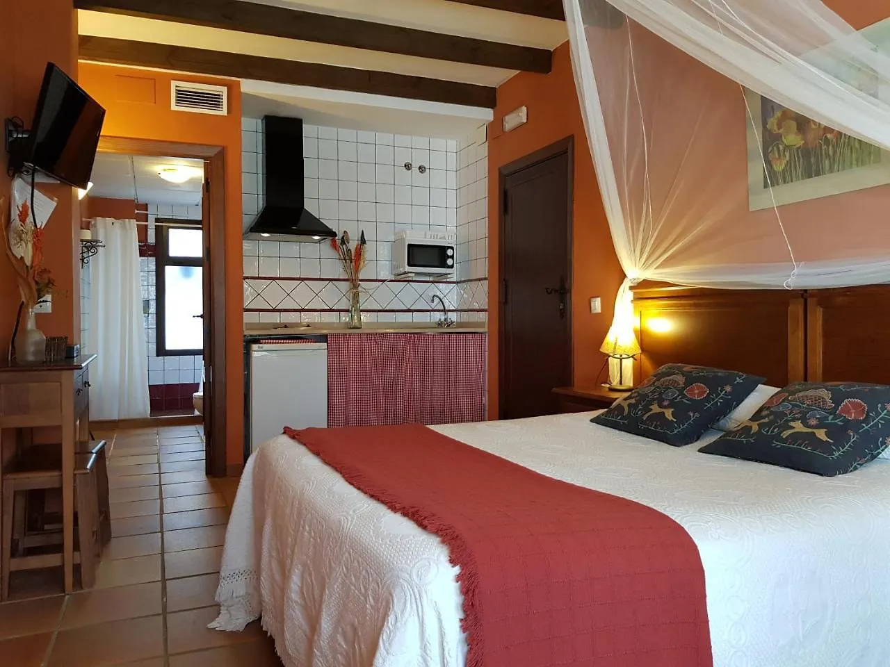 Hotel Apartamento Rural Finca La Media Legua Aracena 2*,  Španělsko