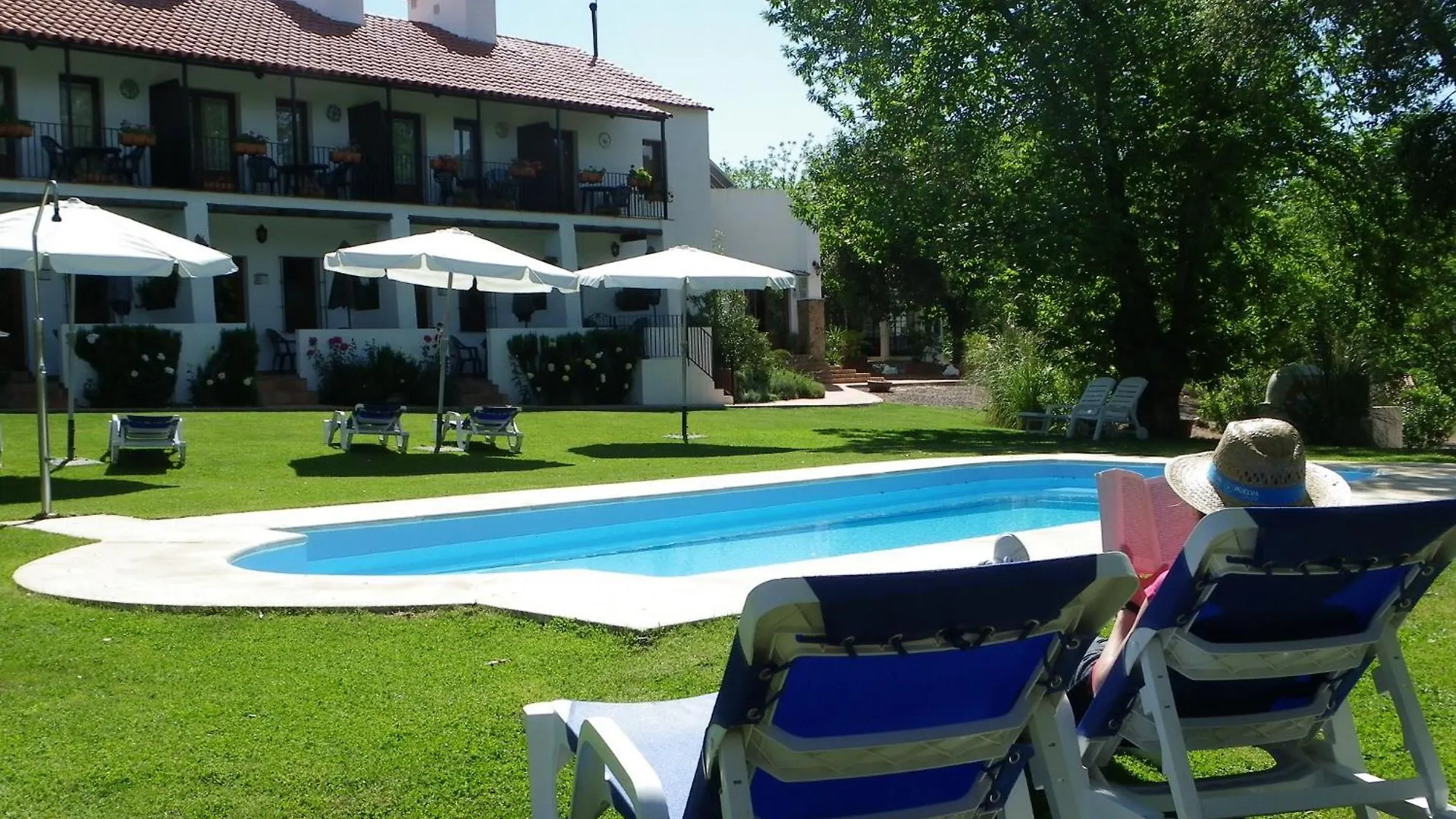 Hotel Apartamento Rural Finca La Media Legua Aracena 2*,  Spain